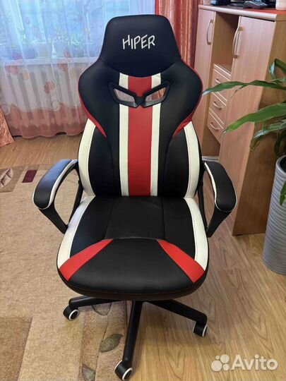 Компьютерное кресло игровое Hiper