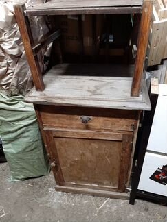 Старая деревянная мебель