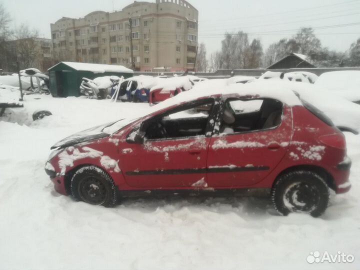 Запчасти б/у Peugeot 206 хэтчбек 1.4 i (KFW)