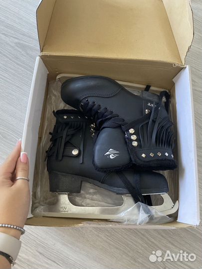 Коньки новые