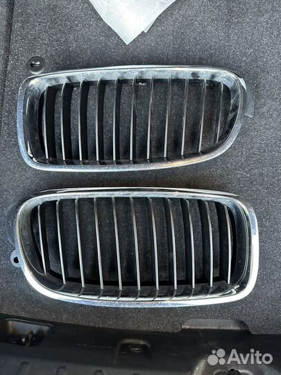Решетка радиатора (ноздри) BMW f30 оригинал
