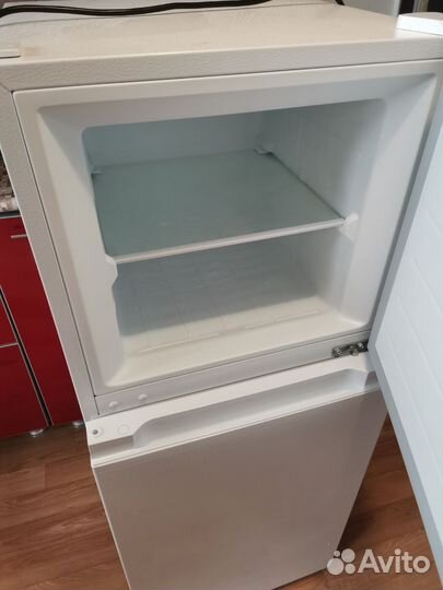 Холодильник Hi