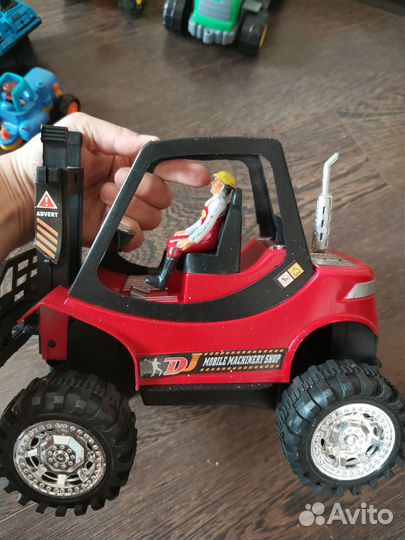 Детские игрушки трактор