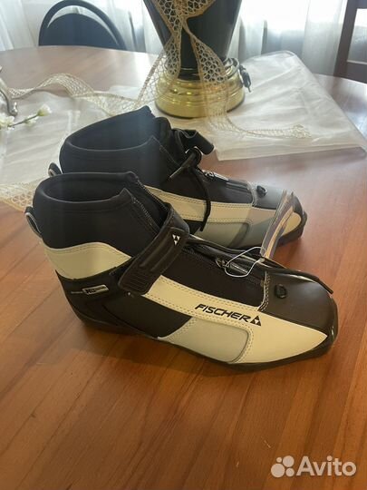 Новые беговые лыжные ботинки Fischer 40 размер