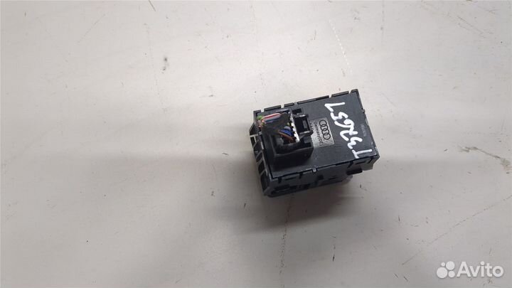 Кнопка стояночного тормоза Audi A5 (F5), 2018