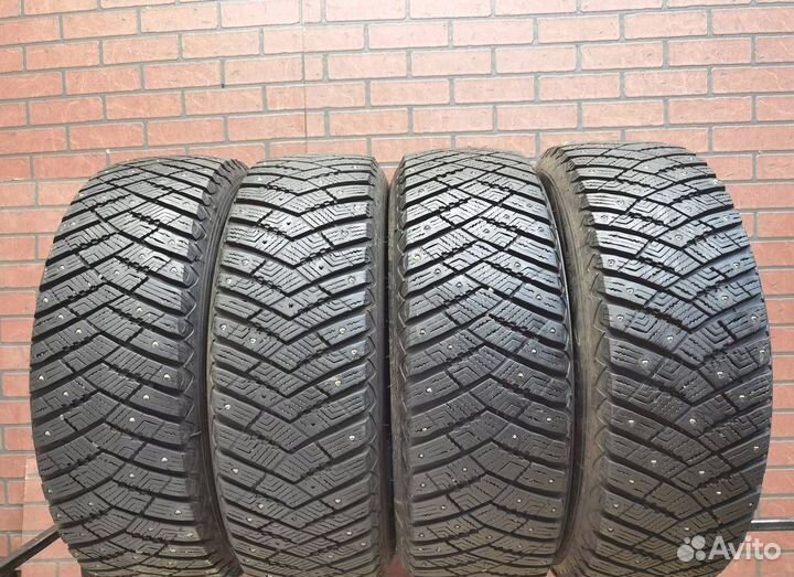 Goodyear Vector 4Seasons 205/50 R17 89V