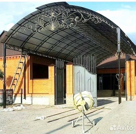 Навес из поликарбоната