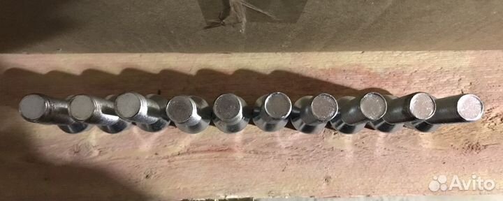 Колесные удлинённые болты Мерседес