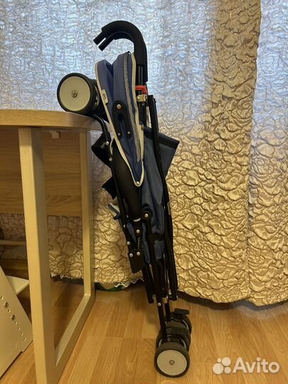 Коляска трость. Очень легкая и удобная