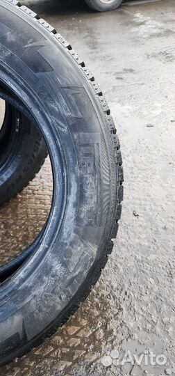 Pirelli Ice Zero 215/65 R17