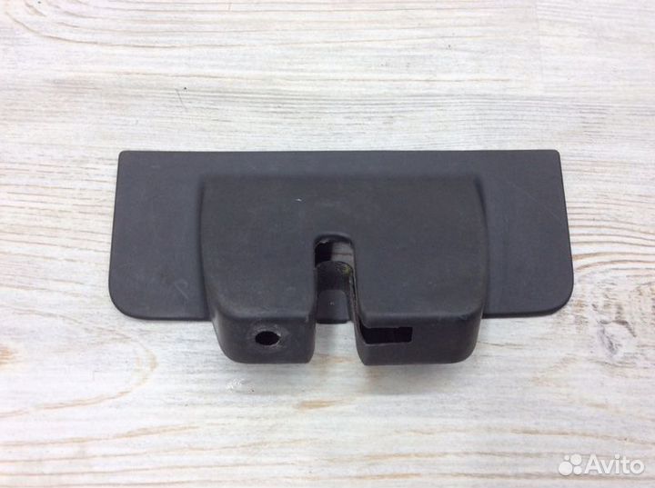 Кожух замка багажника Volvo Xc70 Cross Country