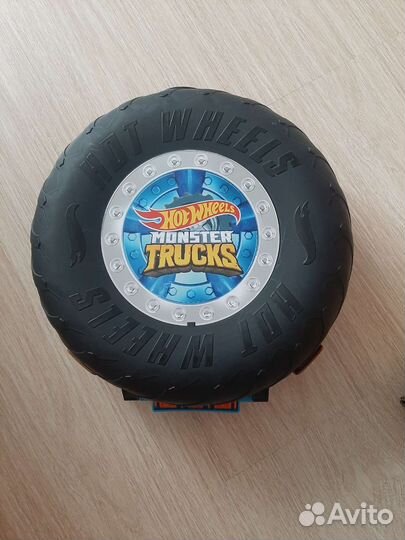 Hot wheels трюковая арена