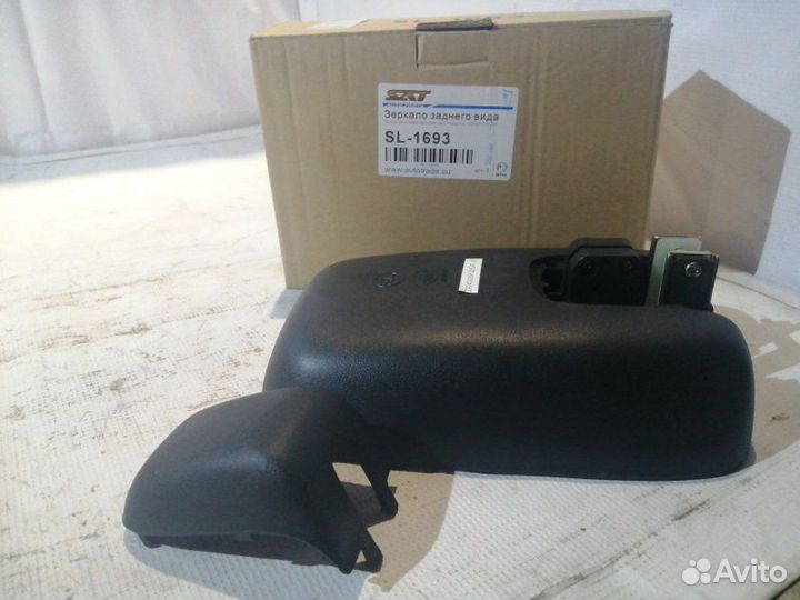 Зеркало заднего вида Toyota