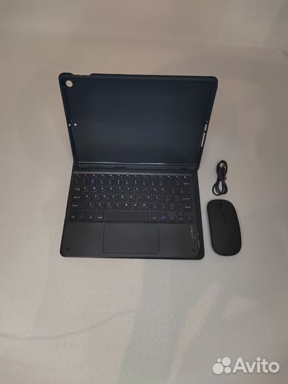 Чехол с беспроводной клавиатурой и мышью