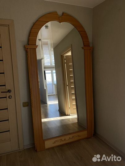 Зеркало настенное