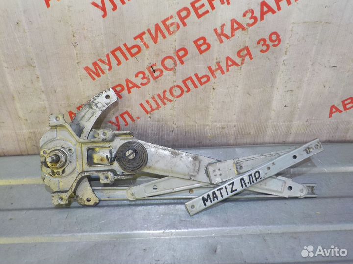 Стеклоподъемник механический передний правый Матиз