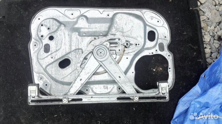 Стеклоподъемник передний правый Ford Focus 2
