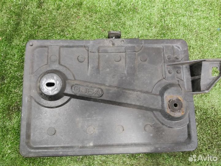 Площадка под акб Mazda 6 (GG) 2007