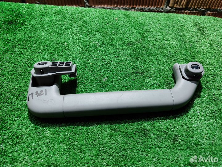 Ручка потолка передняя левая Volkswagen Touareg 7L