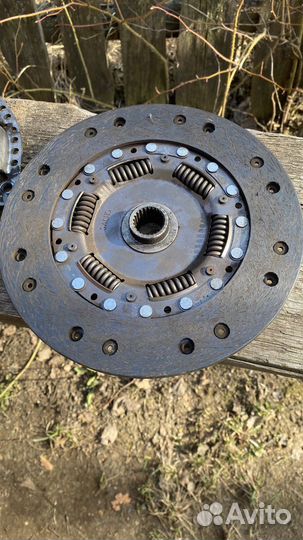 Диск сцепления с корзиной на Фольксваген пассат В5