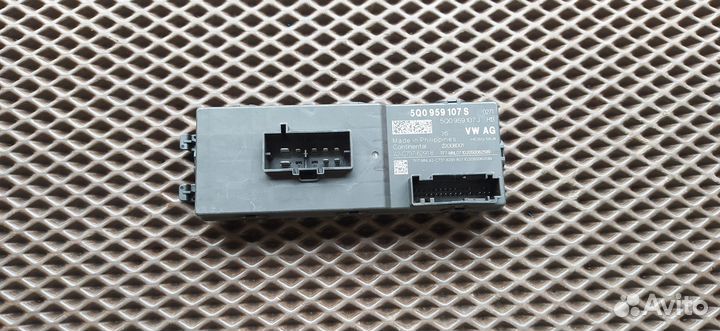 Блок управления багажника Volkswagen Tiguan