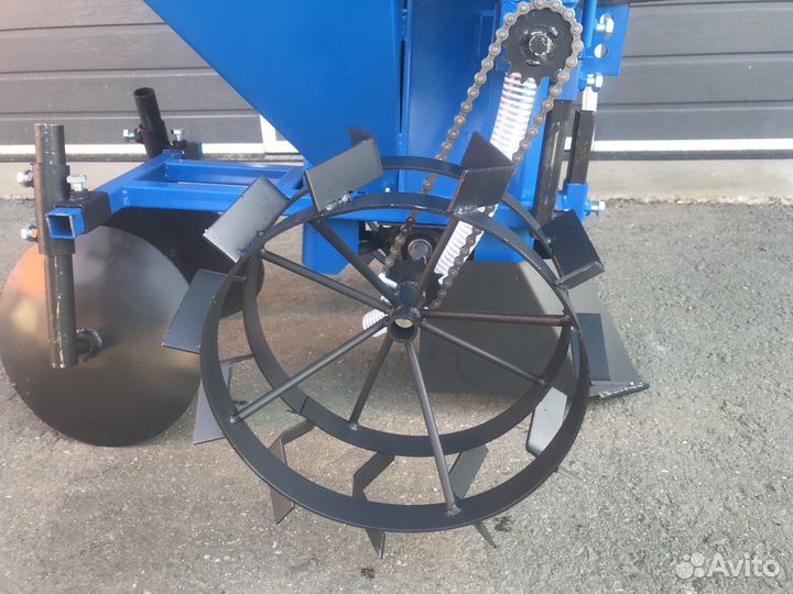 Картофелесажалка с дозатором на мотоблок/минитрак