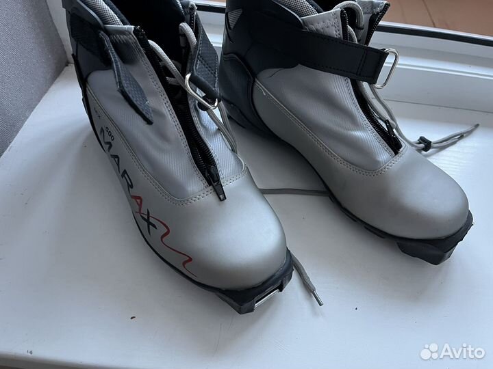 Лыжные ботинки