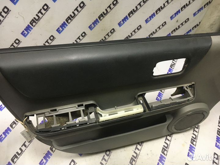 Обшивка двери передней левой Ниссан Икс-Трейл Т30