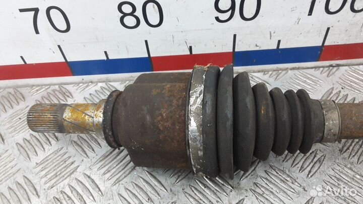 Полуось передняя левая (приводной вал, шрус)