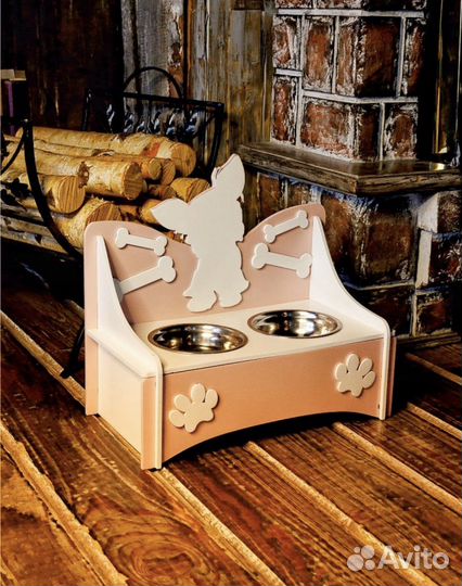 Кормушка для мелких собак или кошек