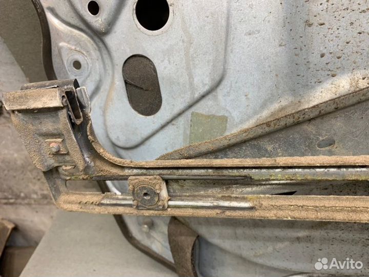 Стеклоподъемник передний правый Ford Focus 2 седан