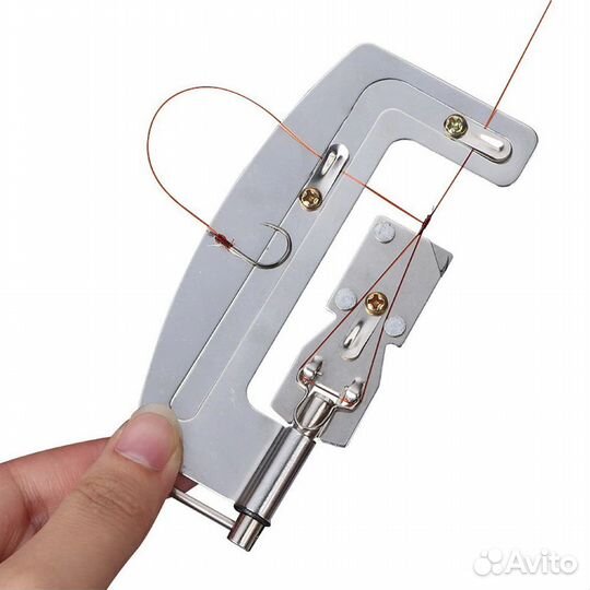 Устройство для крепления крючков на леску