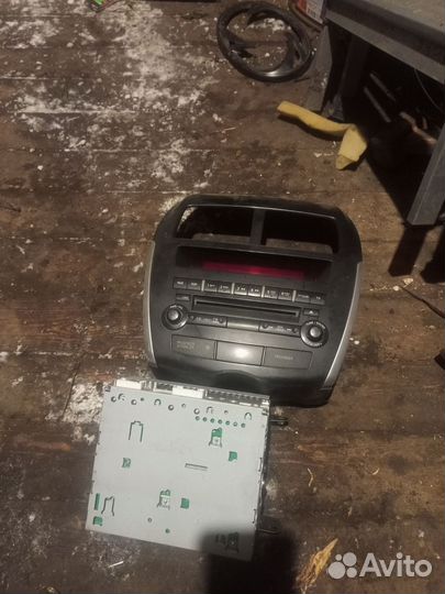 Штатная магнитола Митсубиси асх 2010г