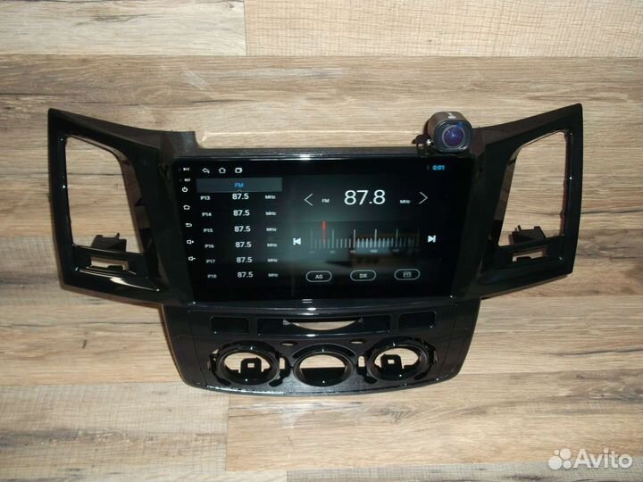 Магнитола Toyota Fortuner Android с камерой