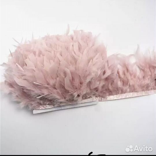 Перья на ленте