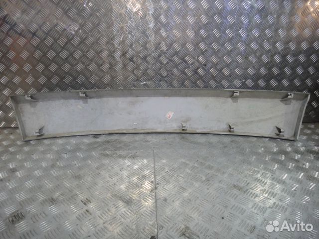 Накладка крышки багажника Pajero Sport (08-13) б/у дефект (арт. 5817A116)