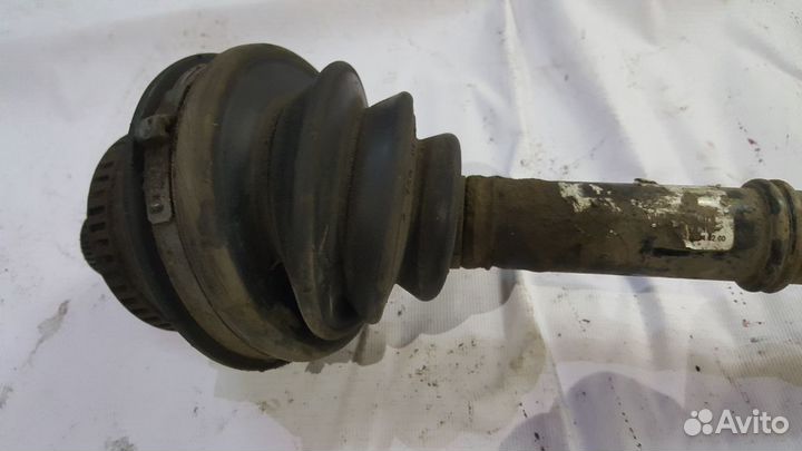 Привод передний правый audi a8 d2 4D0407272S вал