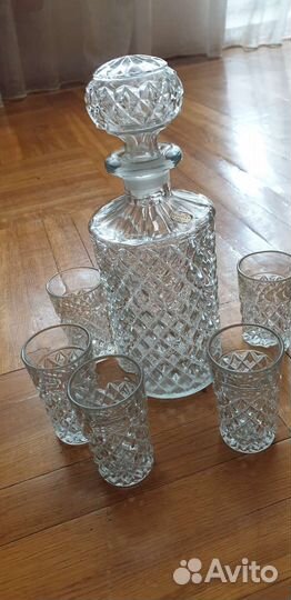 Графин со стаканами