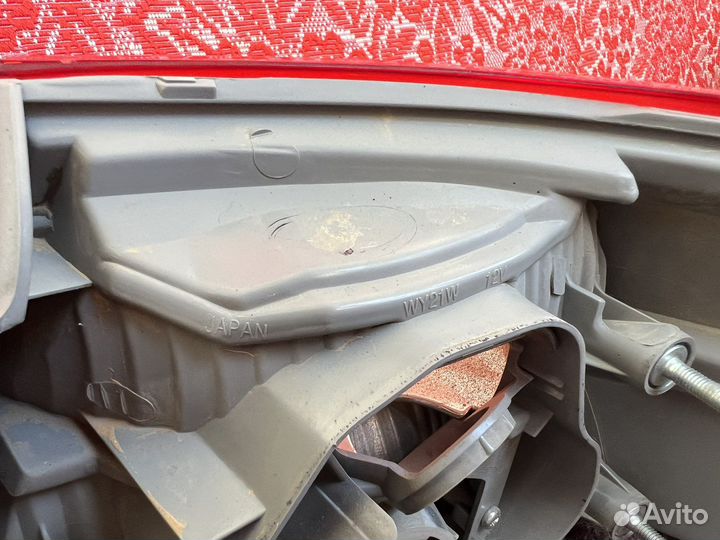 Фонарь задний левый камри 40