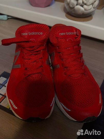 Кроссовки женские