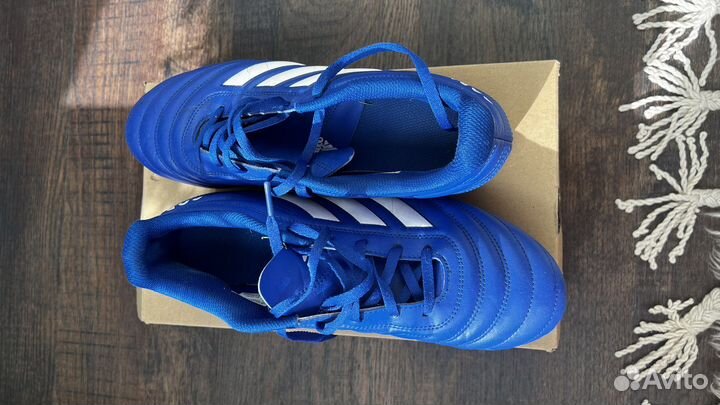 Футбольные бутсы