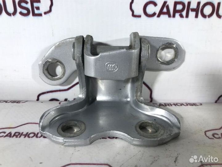 Петля двери задняя левая Toyota Corolla 150 1.6