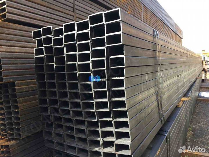Труба профильная стальная 40х20х2