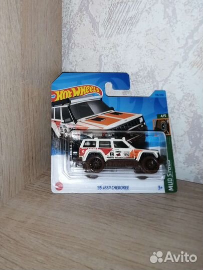 Hot wheels Mitsubishi Cherokee