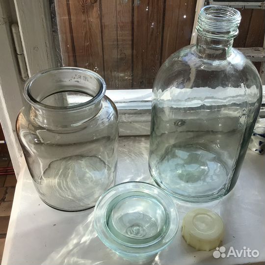 Большие стеклянные емкости