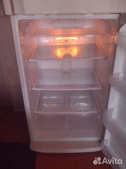 Холодильник Samsung No Frost RT57eanb