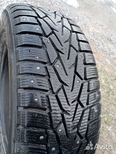 Nokian Tyres Hakkapeliitta 7 215/65 R16 102T