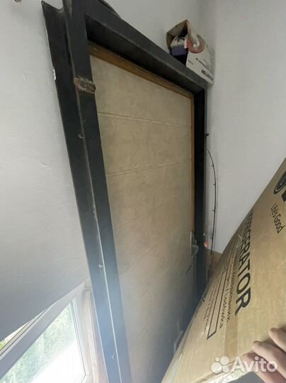 Дверь входная металлическая железная