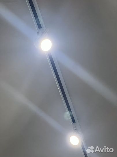 Трековый светильник белый