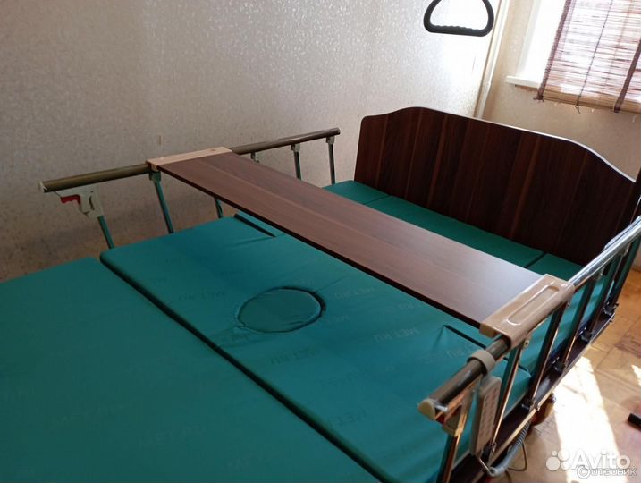 Медицинская кровать электро, с туалетом,широкая